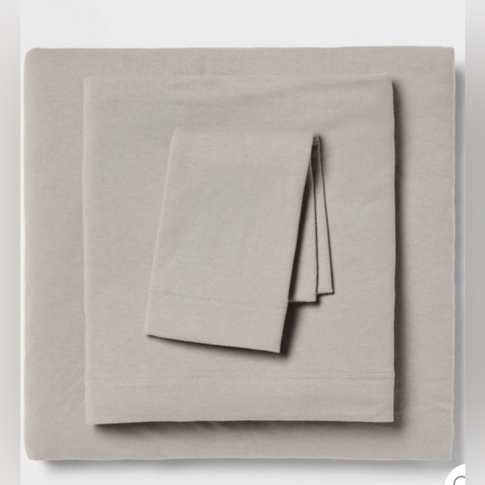 Nwt room essentials 3 piece twin XL jersey sheet set gray